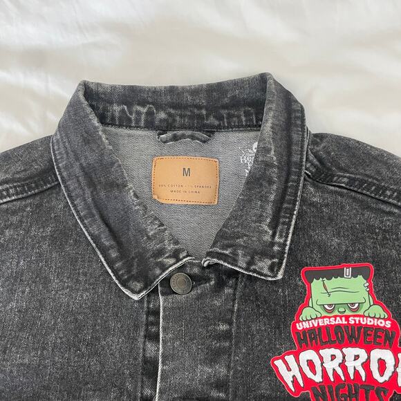 NWT Universal Studios Halloween Horror Nights 2022 Studio Screamers Jean Jacket - Picture 12 of 16